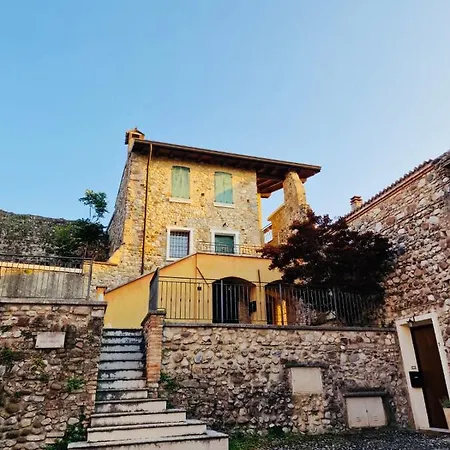 Casa Dolce Casa Al Castello アパート ポッツォレンゴ