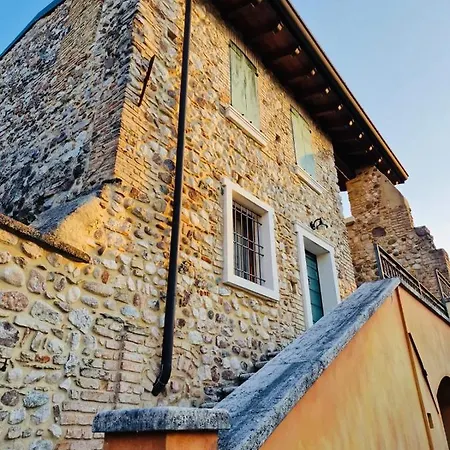 Casa Dolce Casa Al Castello * ポッツォレンゴ